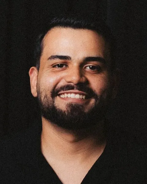 Retrato de Mike Dênis